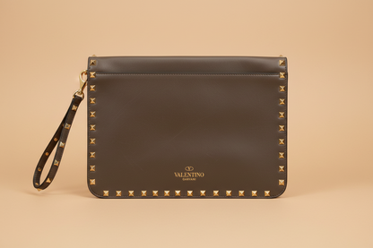 Valentino Garavani Rockstud envelope clutch