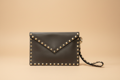 Valentino Garavani Rockstud envelope clutch