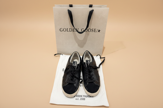 Golden Goose Superstar in all-black